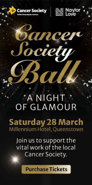 J003505 CSS Queenstown Ball Display HALF